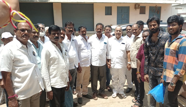 /Kapu-movement-leader-Mudragada's-visit-to-Chagallu