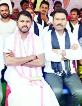 సీటు ఎవరికో...