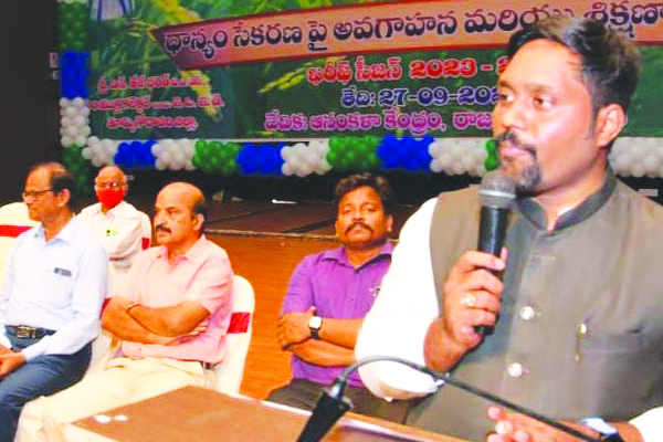 ప్ర్రతి గింజనూ కొనుగోలు చేస్తాం