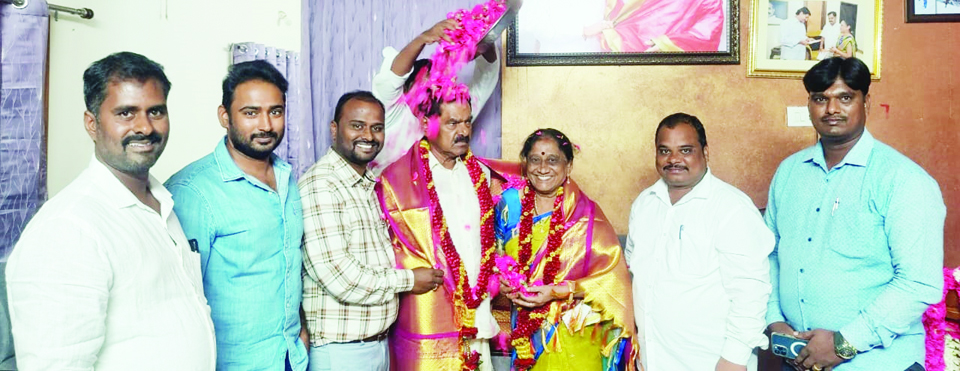 డిప్యూటీ సీఎంకు వైసిపి నాయకుల శుభాకాంక్షలు