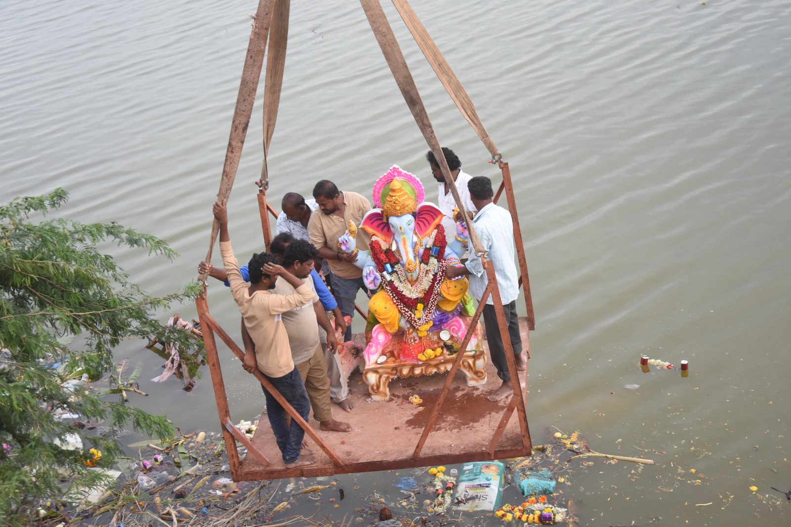 బొజ్జ గణపయ్యకు భారీ వ్యయమే..!