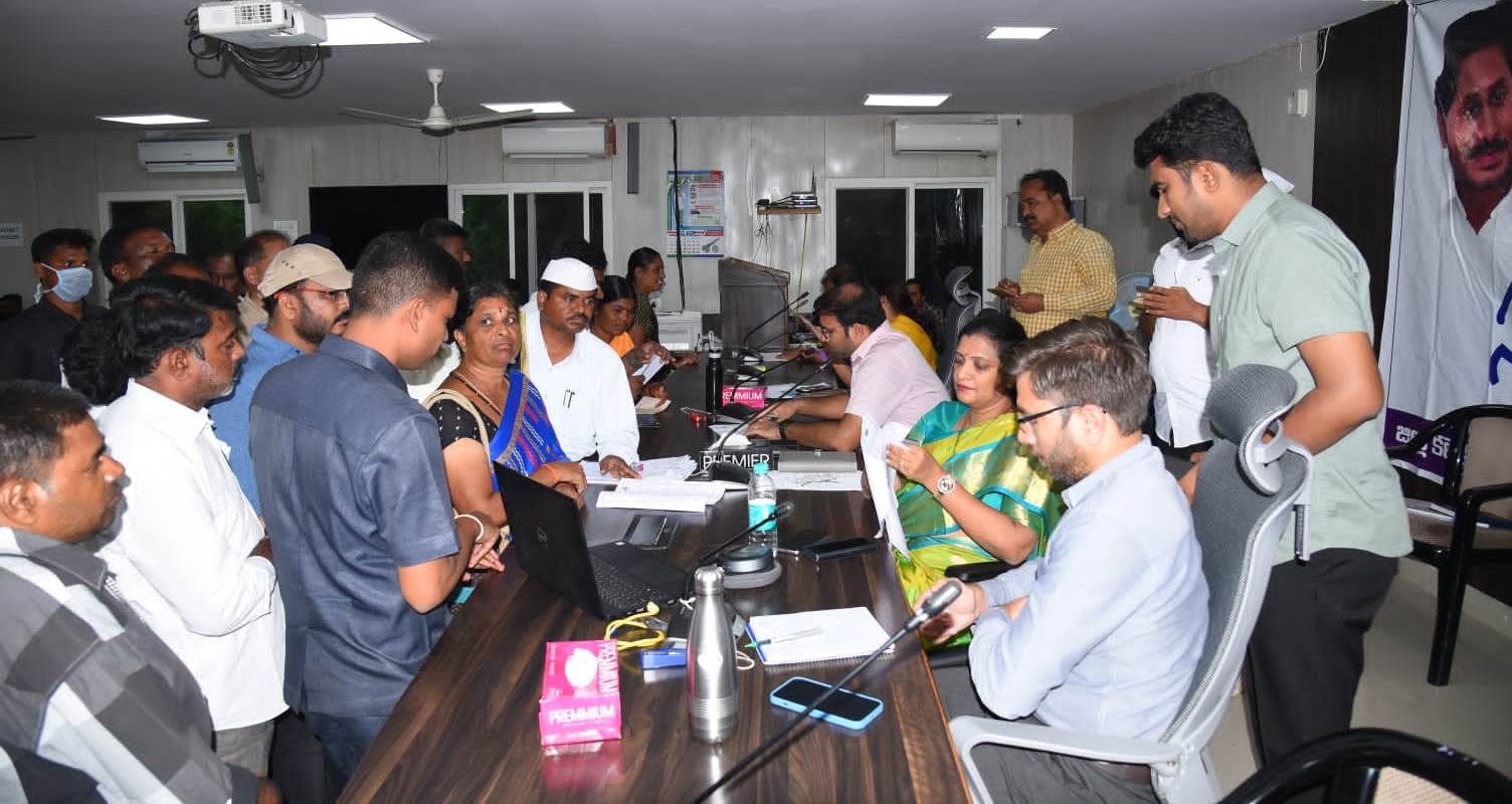 అర్జీలకు నాణ్యమైన పరిష్కారం : కలెక్టర్‌