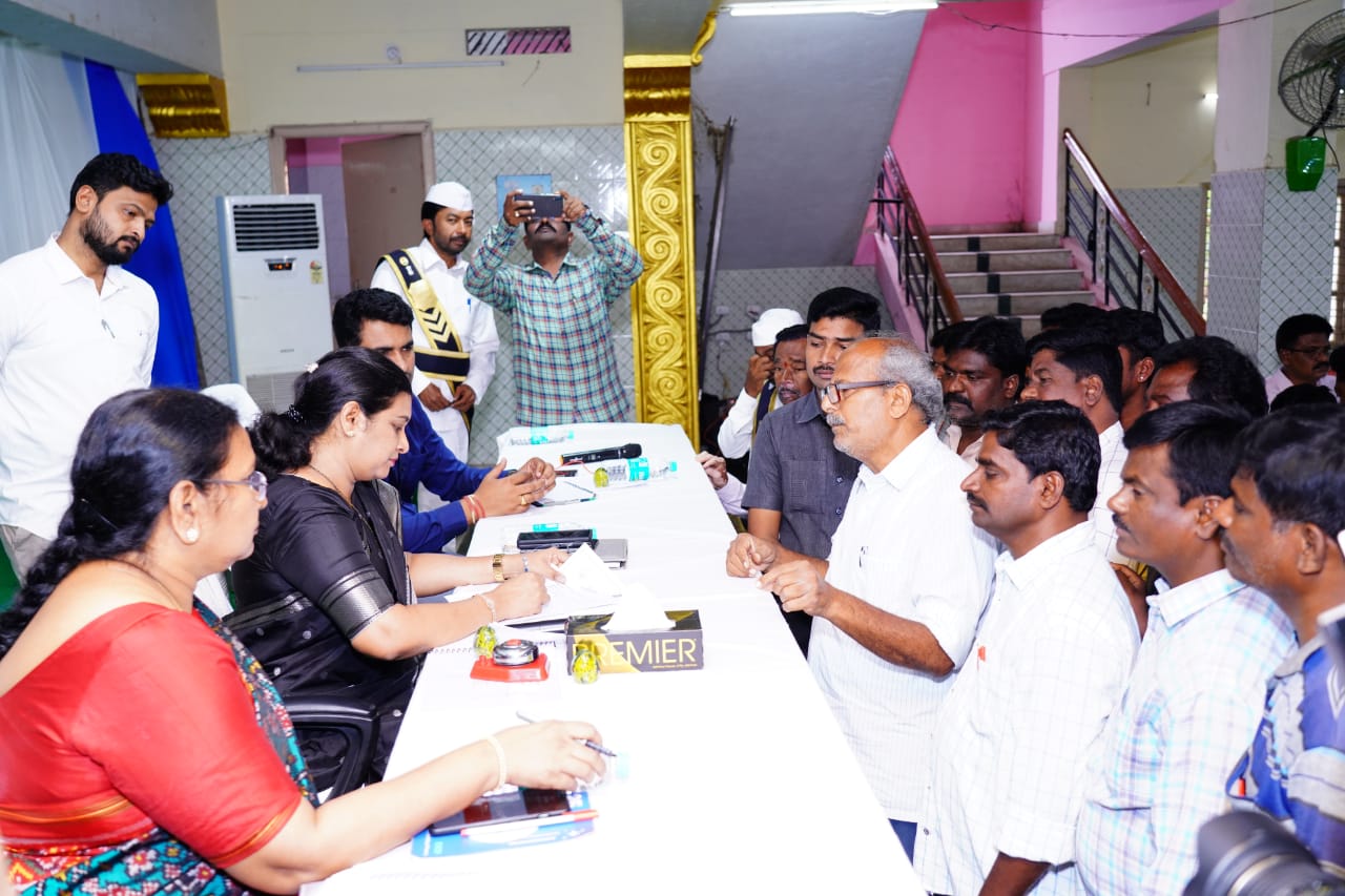 కాంట్రాక్టర్‌పై చర్యలు తీసుకోండి : సిఐటియు