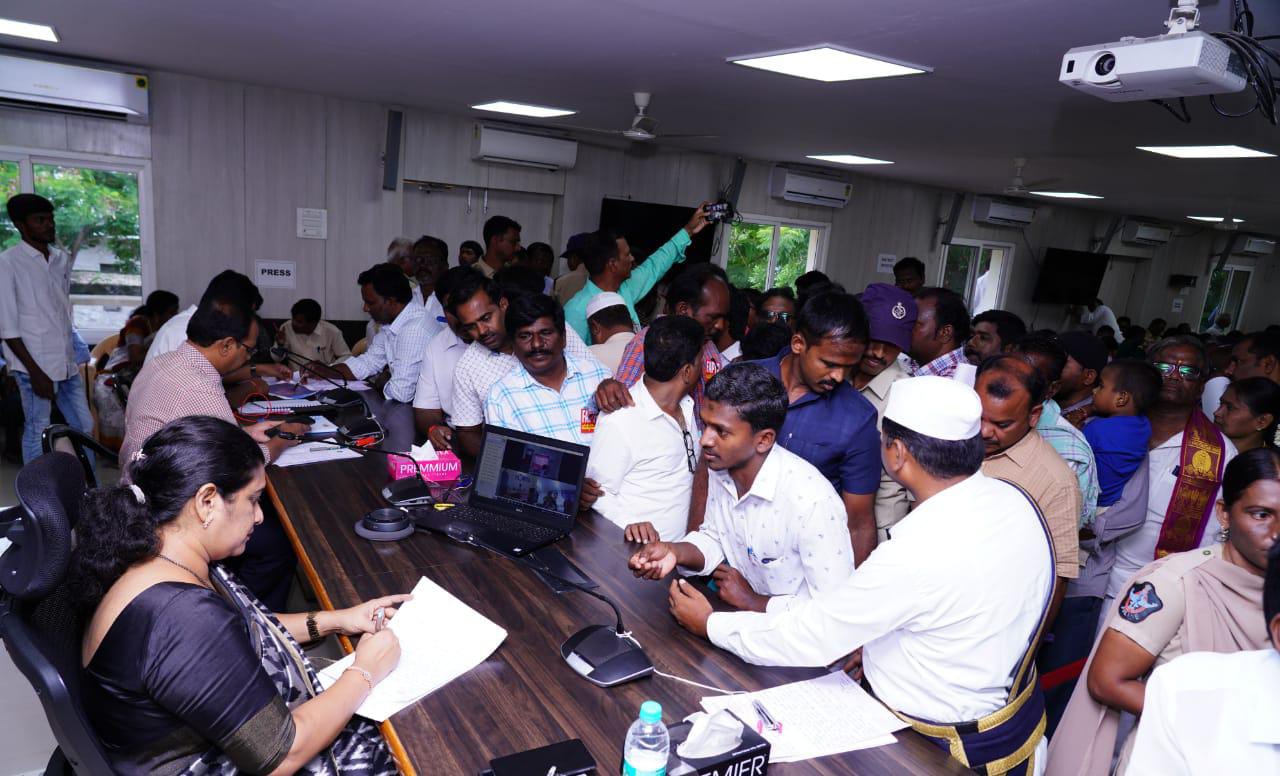 స్పందన అర్జీలకు పరిష్కారం : కలెక్టర్‌