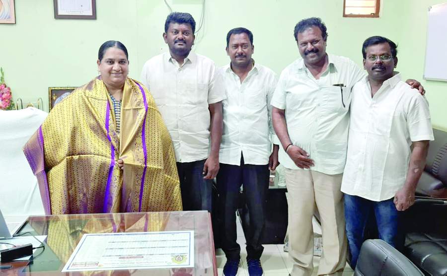  ఎపిఐఐసి జోనల్‌ మేనేజర్‌ సువనసోనీని అనంతపురం, గుత్తి ఐలా పారిశ్రా మికవేత్తలు