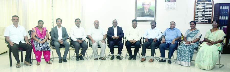 మాట్లాడుతన్న విసి రంగజనార్ధన