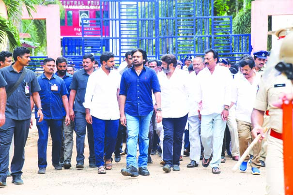 తూర్పున పొడిచిన పొత్తు