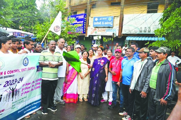 ఎయిడ్స్‌పై అవగాహన పెంచాలి