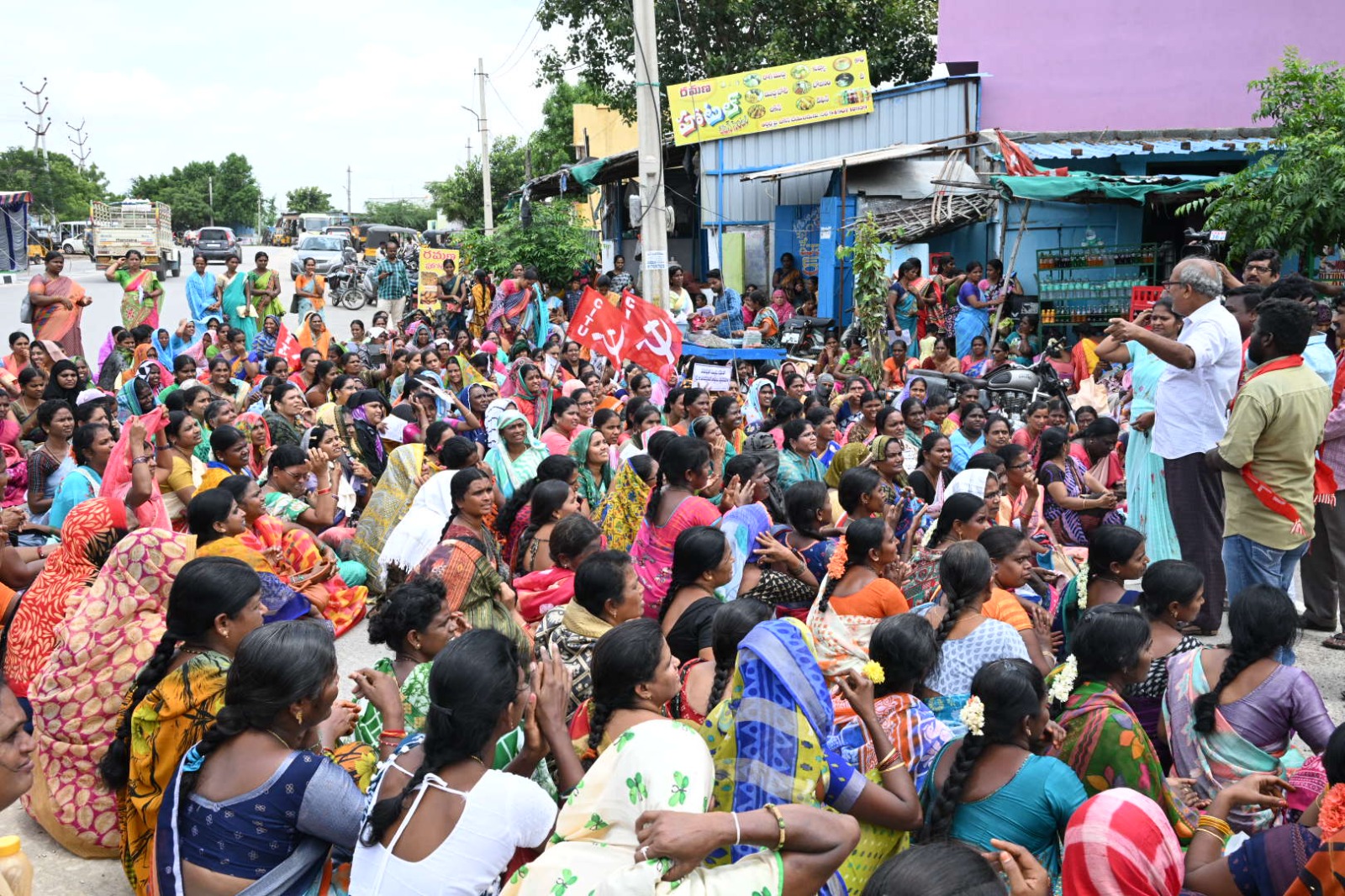 కదం తొక్కిన అంగన్‌వాడీలు
