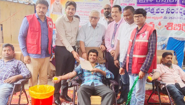 రక్తదాతలే ప్రాణ ప్రదాతలు