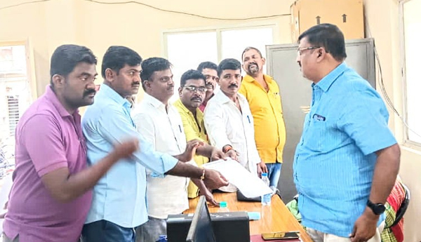 Solve-the-problems-of-workers-Mahaprabho