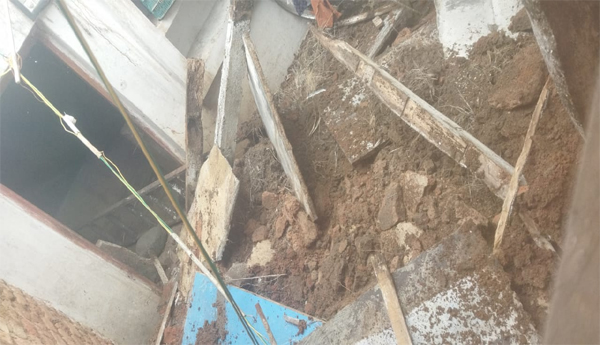 Collapsed-house-A-near-miss