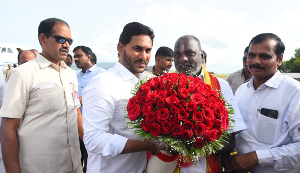 ex-mptc-meet-cm-jagan