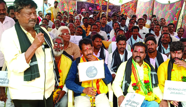 నీచ రాజకీయాలకు కేరాఫ్‌ అప్పలరాజు