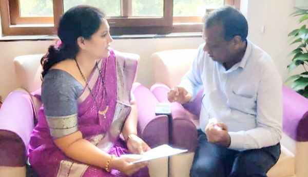 రైల్వే సమస్యలు పరిష్కరించాలి