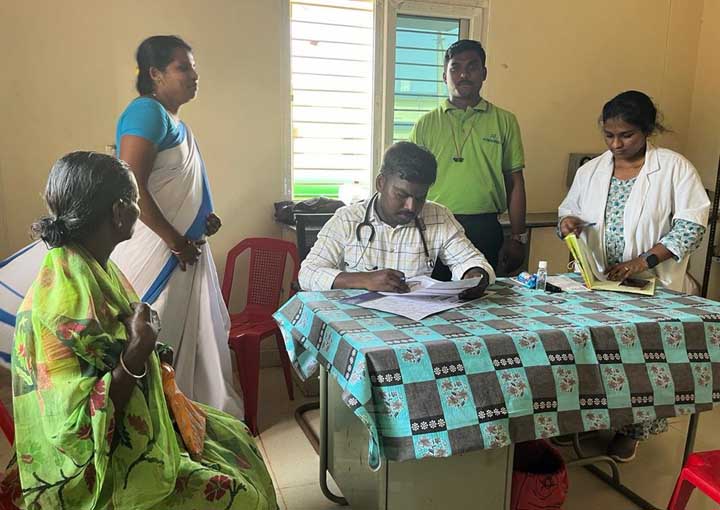 385 మందికి వైద్య పరీక్షలు