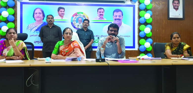 పక్కాగా నాడు..నేడు, మిడ్‌ డే మీల్స్‌ కార్యక్రమాలు