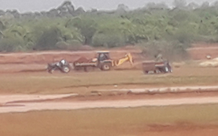 యథేచ్ఛగా మట్టి తరలింపు