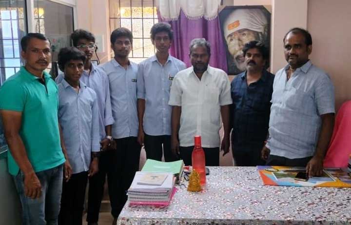 బాస్కెట్‌ బాల్‌ జిల్లా జట్టుకు 'ఆక్స్‌ఫర్డ్‌' విద్యార్థులు