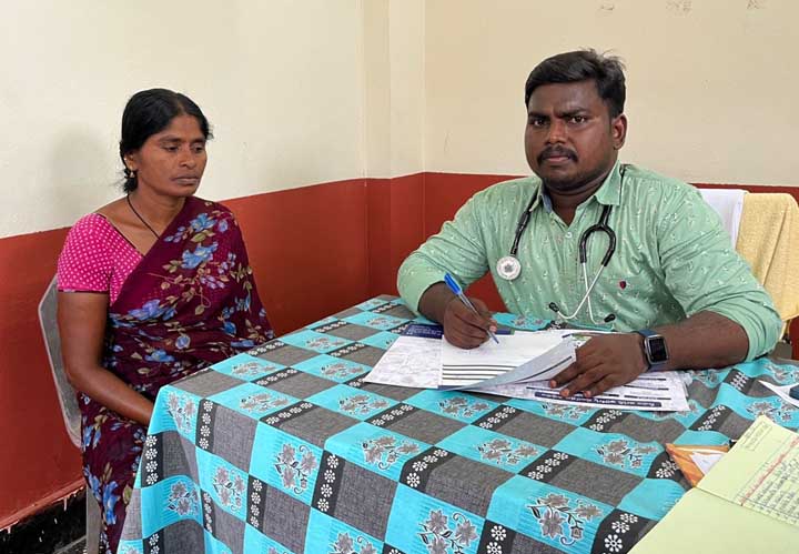 పరిసరాలను పరిశుభ్రంగా ఉంచుకోవాలి