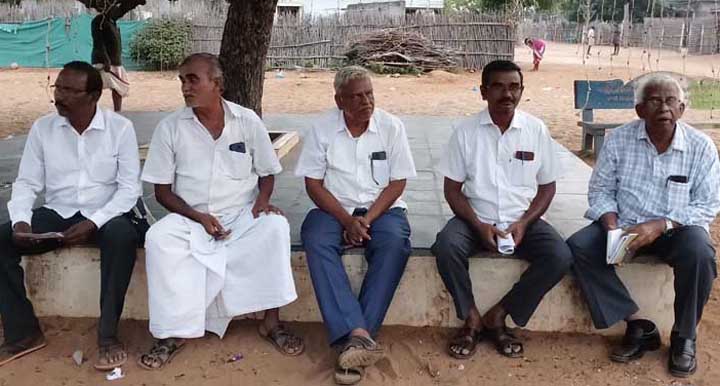 మాయ మాటలు చెప్పి ఇళ్లు ఖాళీ చేయించారు..