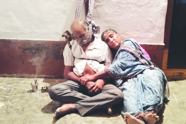 వైద్యశిబిరం నుంచి వచ్చి కుప్పకూలి...