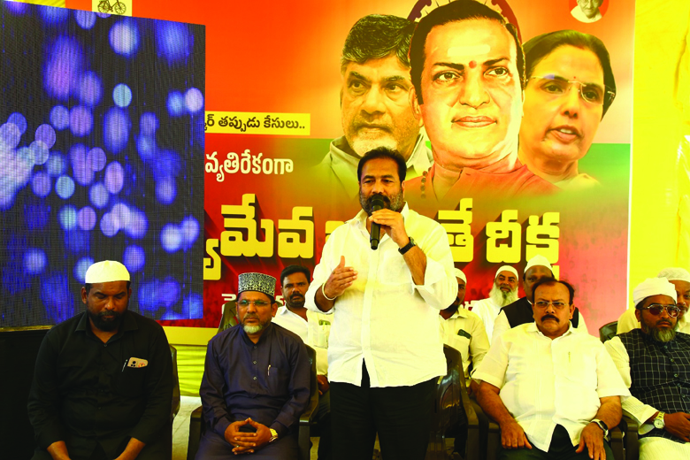 ఒంటరిగా లక్ష మందిని కలువనున్న రూరల్‌ ఎంఎల్‌ఎ