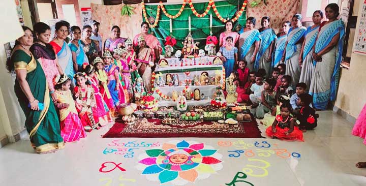 అంగన్‌వాడీ కేంద్రంలో దసరా వేడుకలు