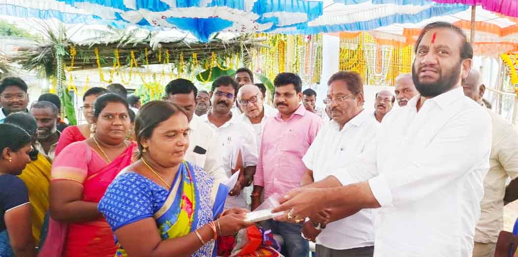 దళిత గ్రామాలకు వైసిపి పెద్దపీట