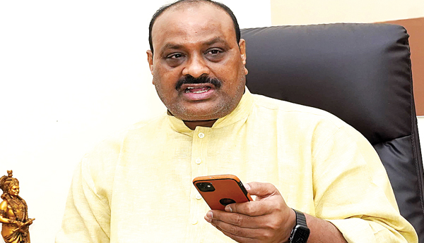 శివారు భూములకు సాగునీరందించాలి