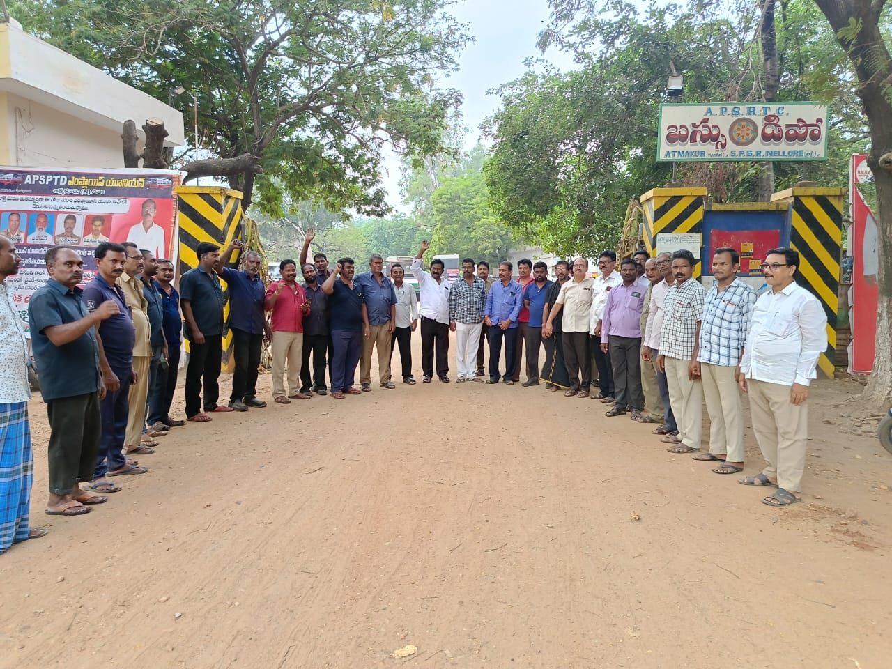 నిందితులను కఠినంగా శిక్షించాలి