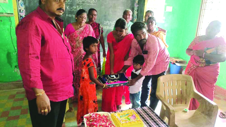 పులి దాడిలో మతి చెందిన లక్షిత జయంతి వేడుకల్లో అన్నదానం