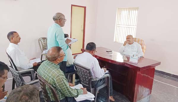 నిర్ణీత గడువులోగా ఇళ్ల నిర్మాణాలు పూర్తి