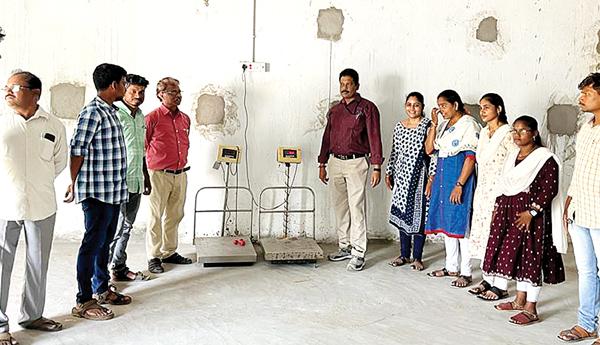 సమీకృత సేకరణ కేంద్రాలు పరిశీలన