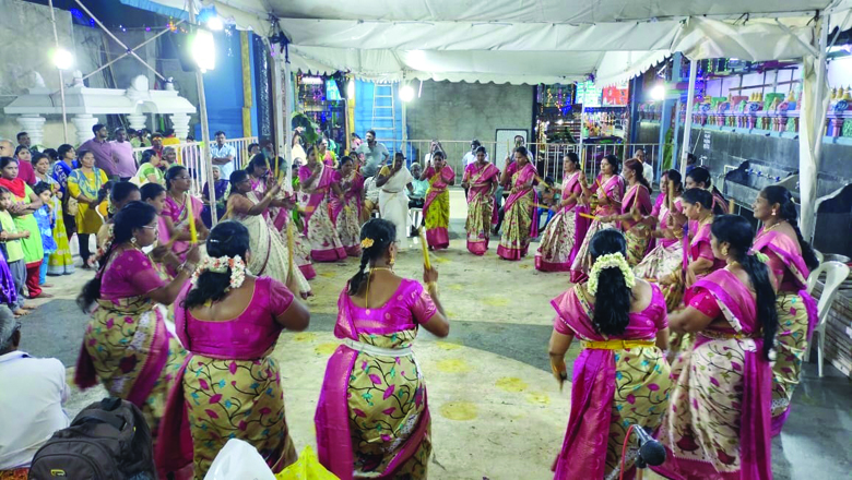 అలరించిన కోలాటం