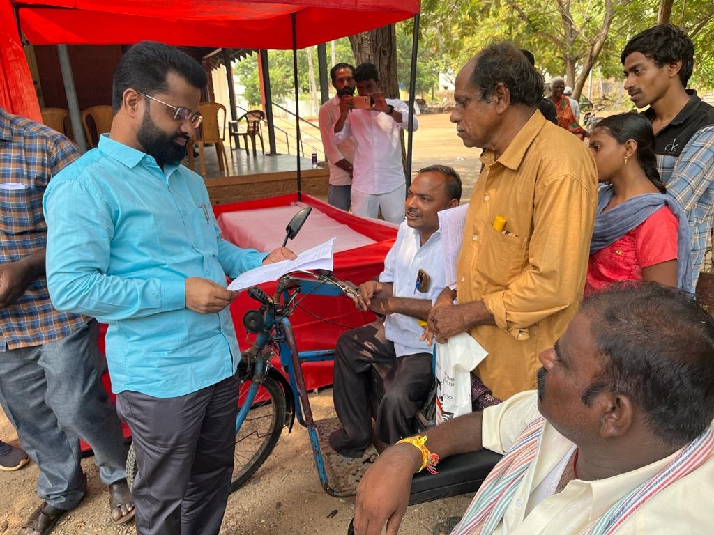 నా పొలం ఇప్పించండి సారూ..