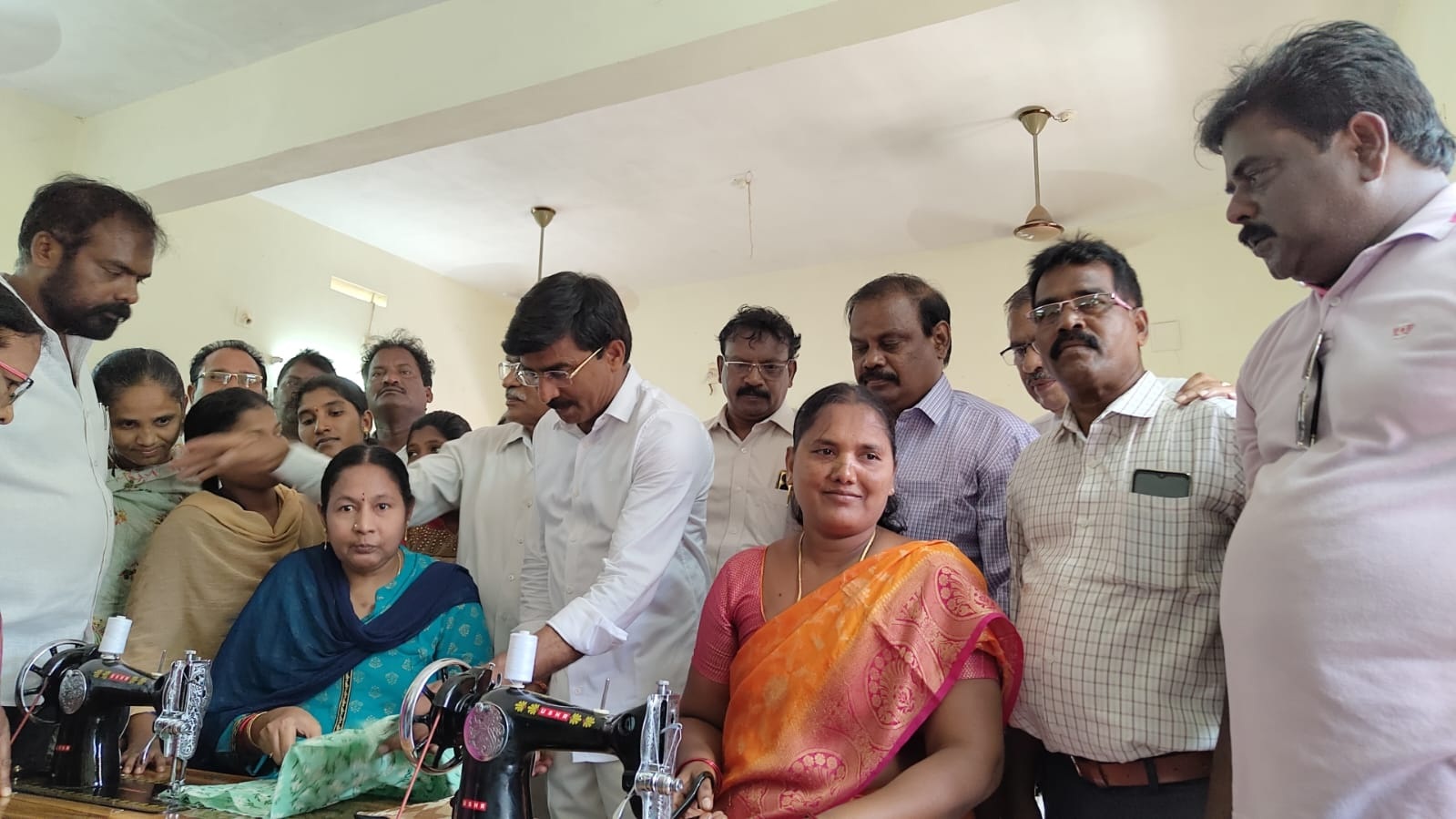 ఉచిత కుట్టు శిక్షణ కేంద్రం ప్రారంభం