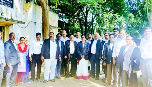 వెల్ఫేర్‌ స్టాంపును ఉపసంహరించుకోవాలి