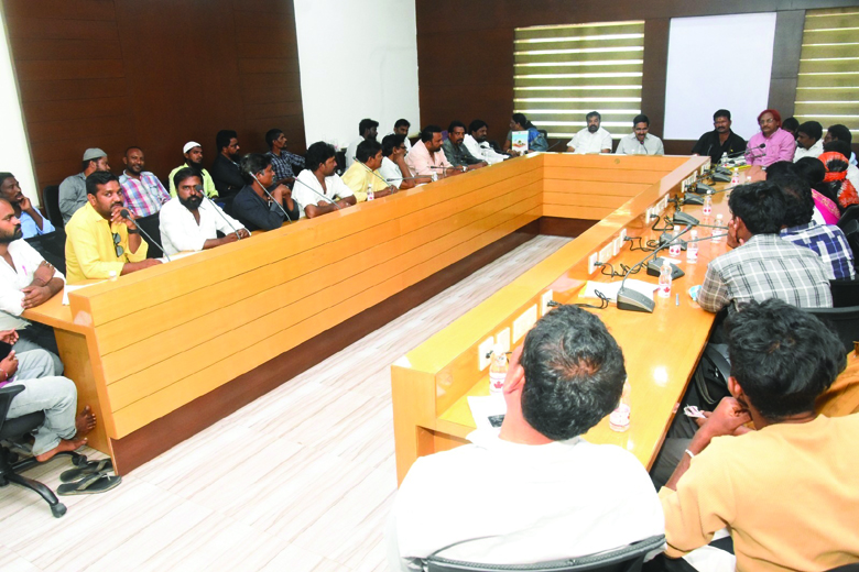 వైసిపి అరాచకాలను ప్రజల్లోకి తీసుకెళ్లాలి..