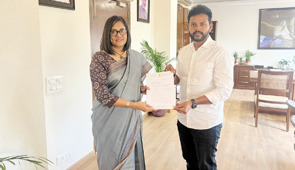 విశాఖపట్నం - భువనేశ్వర్‌ మధ్య'వందేభారత్‌' నడపాలి