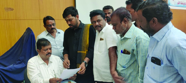 సమస్యలను పరిష్కరించేలా చేయాలి