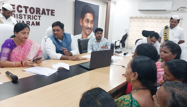 parents-complaint-in-spandana