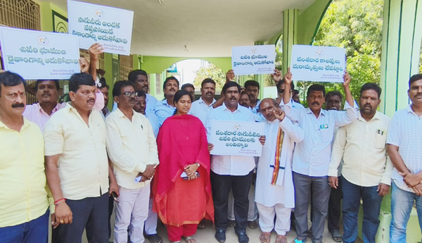 సాగునీరందించడంలో ప్రభుత్వం విఫలం