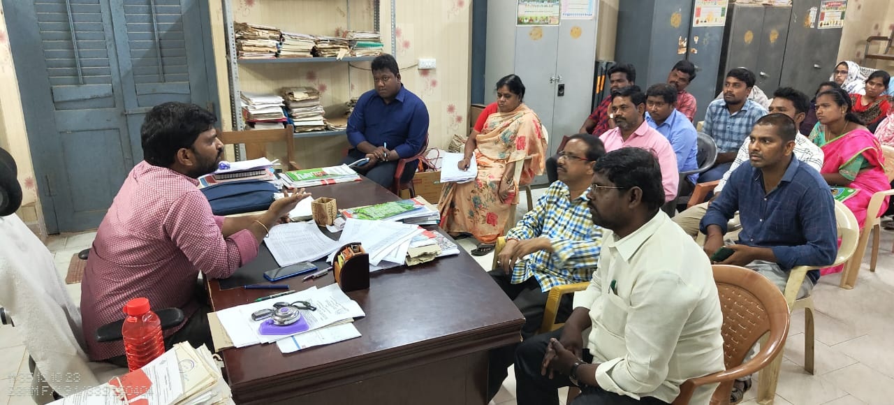 బూత్‌స్థాయి అధికారులతో సమీక్ష