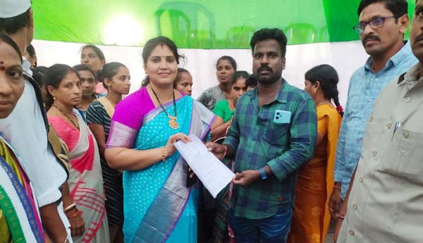 ఉద్యోగ భద్రత కల్పించాలి