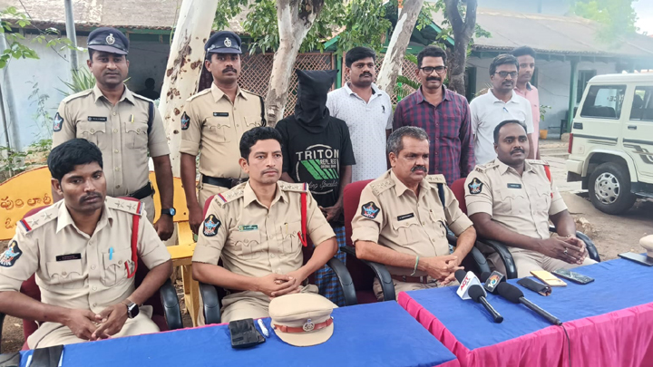 హత్య కేసులో నిందితుడు అరెస్టు