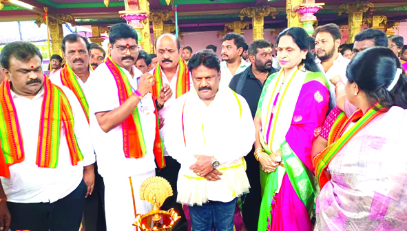 వైభవంగా మద్ది కార్తీక మాసోత్సవాలు ప్రారంభం