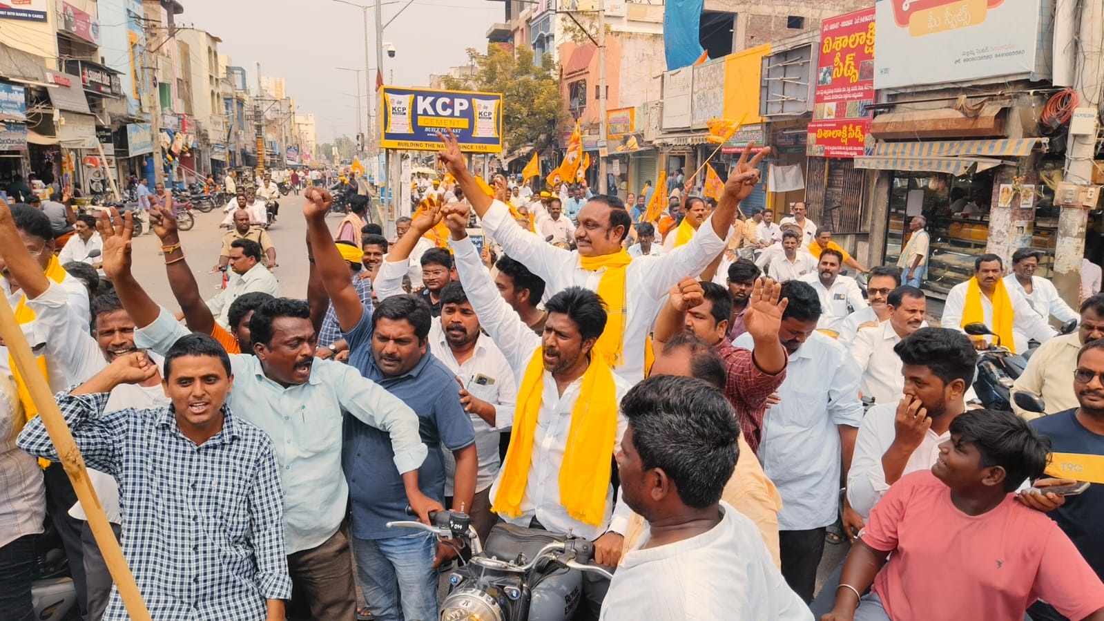 చంద్రబాబుకు బెయిల్‌పై టిడిపి శ్రేణుల సంబరాలు