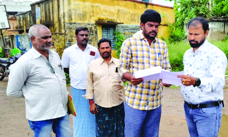 దుకాణాల ఏర్పాటుకు స్థల పరిశీలన