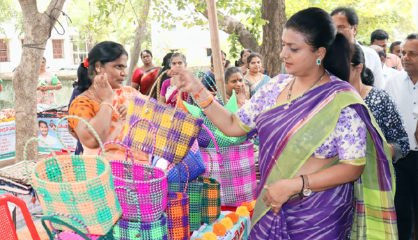 /Jagananna-Women-Marts-launched-by-Minister-Roja